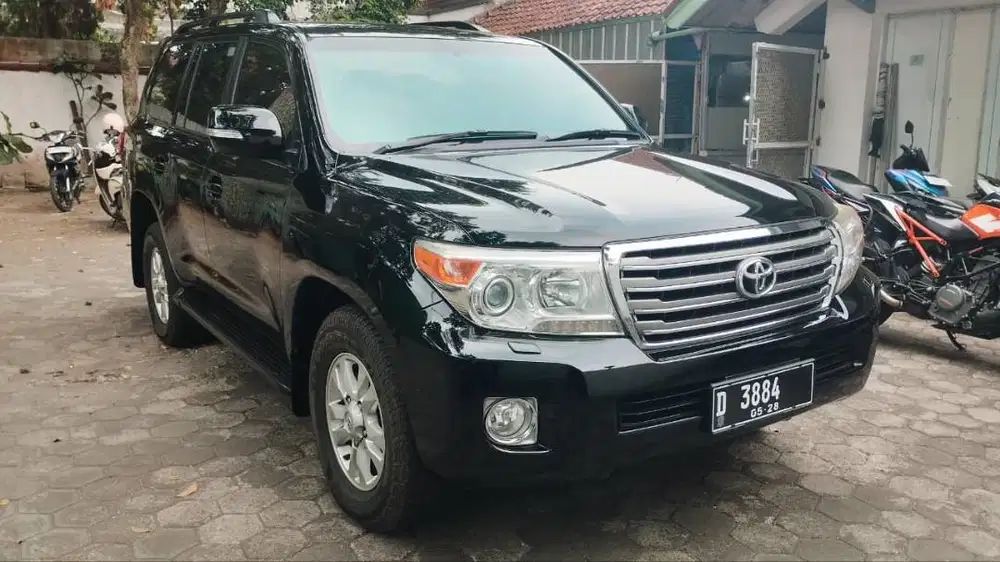 Land Cruiser VX 200 tipe Standard ATPM