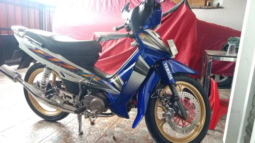 Di jalal yamaha Fiz R 2004