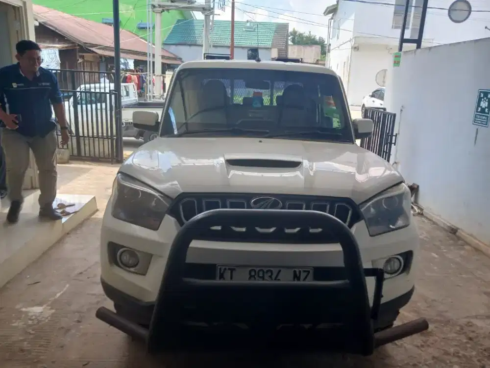 Unit Mobil MAHINDRA