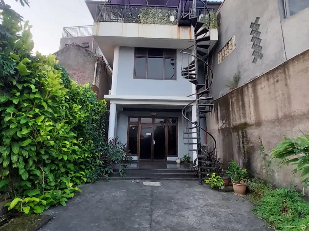 DIJUAL GEDUNG MULTIFUNGSI + STUDIO PASAR REBO JAKARTA TIMUR