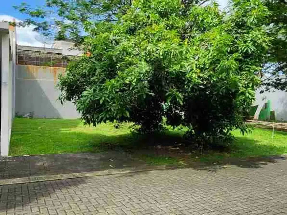 Kavling hoek taman siap bangun 252m² hadap selatan barat di Foresta