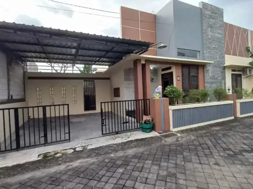 Rumah Nyaman dan Siap Huni di Area Strategis Laweyan Solo