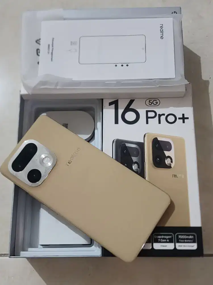 Realme 16 Pro Plus 5G 12/512Gb, warna Gold, kondisi 99,9% Ssmpurna