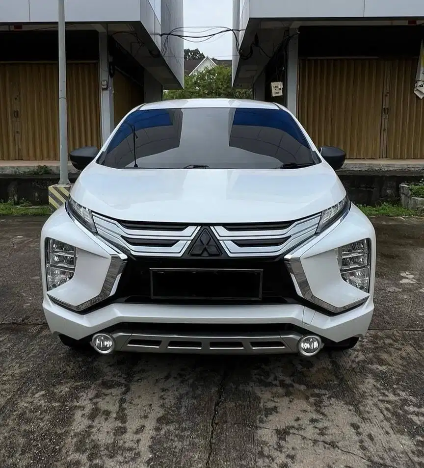 Mitsubishi Xpander Sport AT 2021 White Pearl