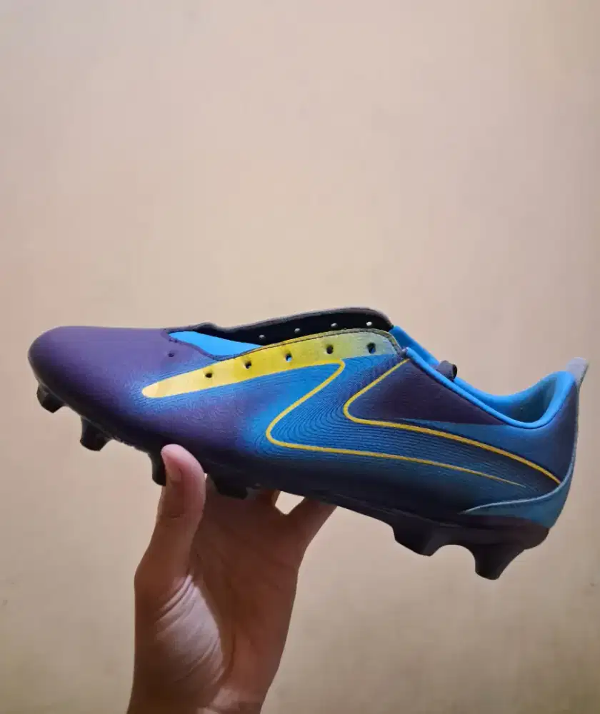 Sepatu bola specs xcells uk. 44