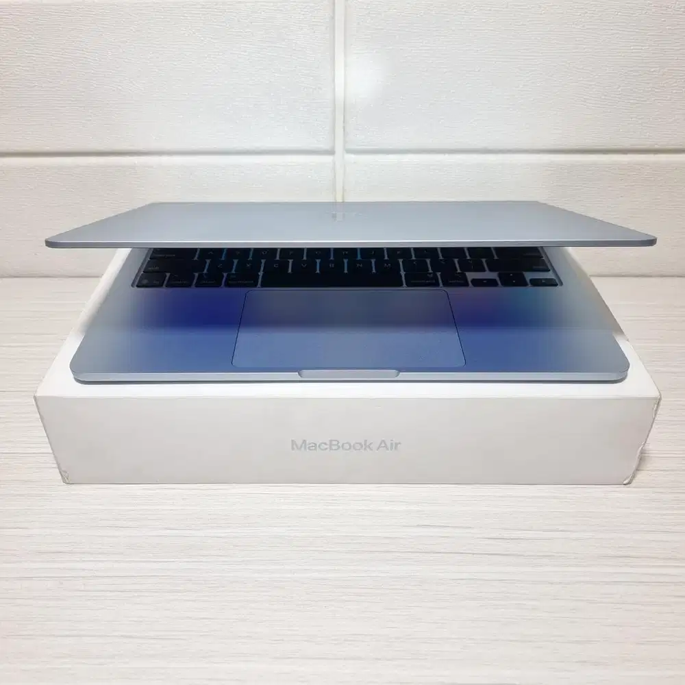 Macbook Air 13 M4 Chip RAM 16GB SSD 256GB FULLSET Garansi Resmi Apple