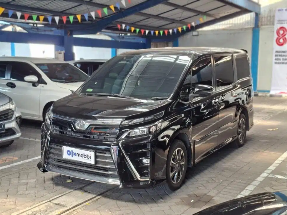 TOYOTA VOXY MURAH SURABAYA