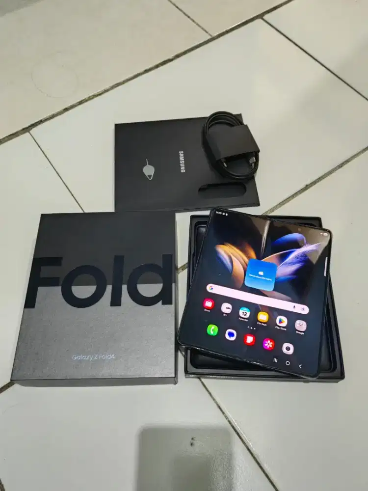 Samsung Zfold 4 12/256 Sein fullset mlussss 98%, lancarr jya no kndala