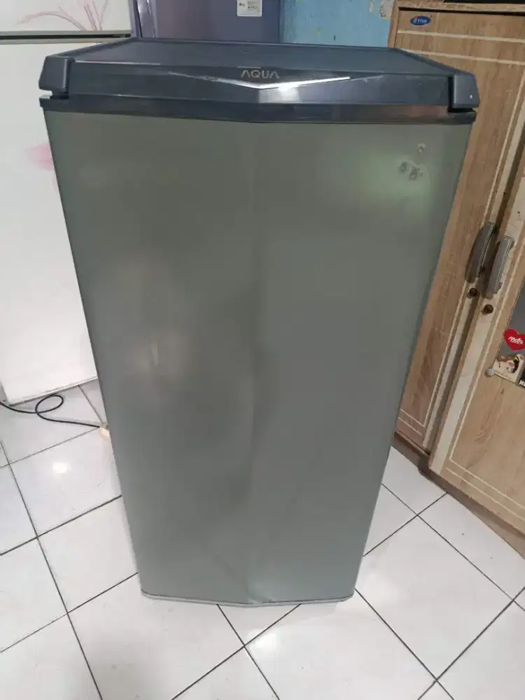 Kulkas 1 pintu merek AQUA