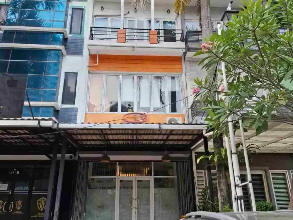 Ruko 3 Lantai Strategis dan ramai Siap Pakai di ruko gading batavia Kelapa Gading jakarta utara