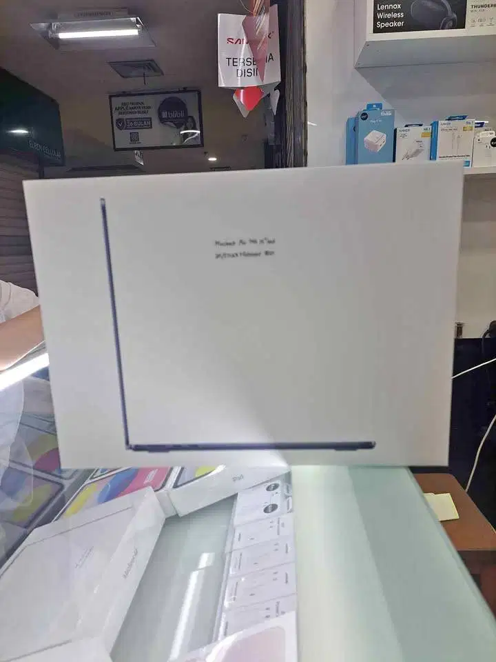 Macbook Air M4 13 Inch 24/512GB SSD Midnight New Segel Garansi IBox