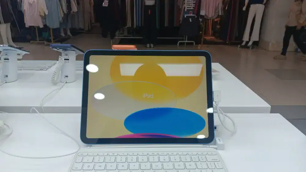 HELLO IPAD APPLE AIR