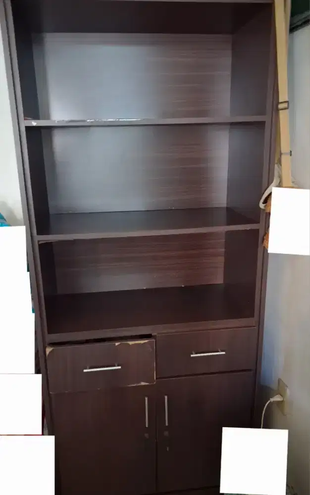 Lemari kayu warna cantik