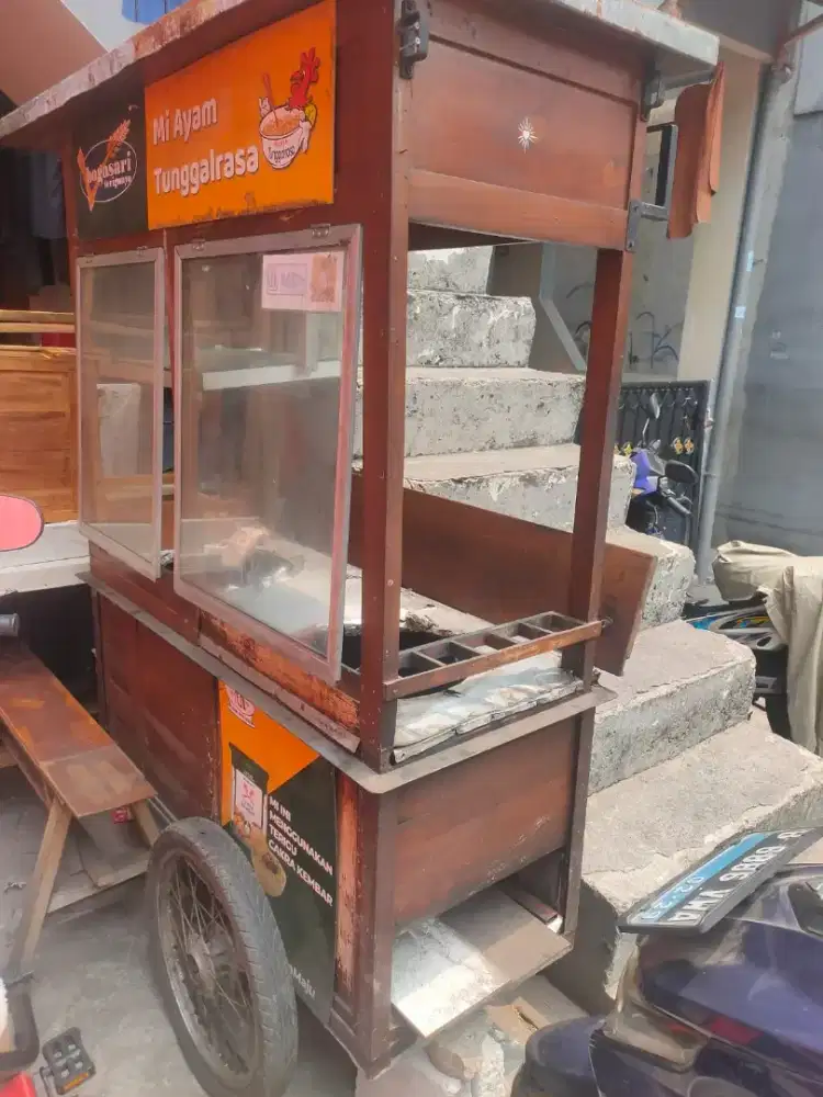 Di Jual Perlengkapan Usaha
