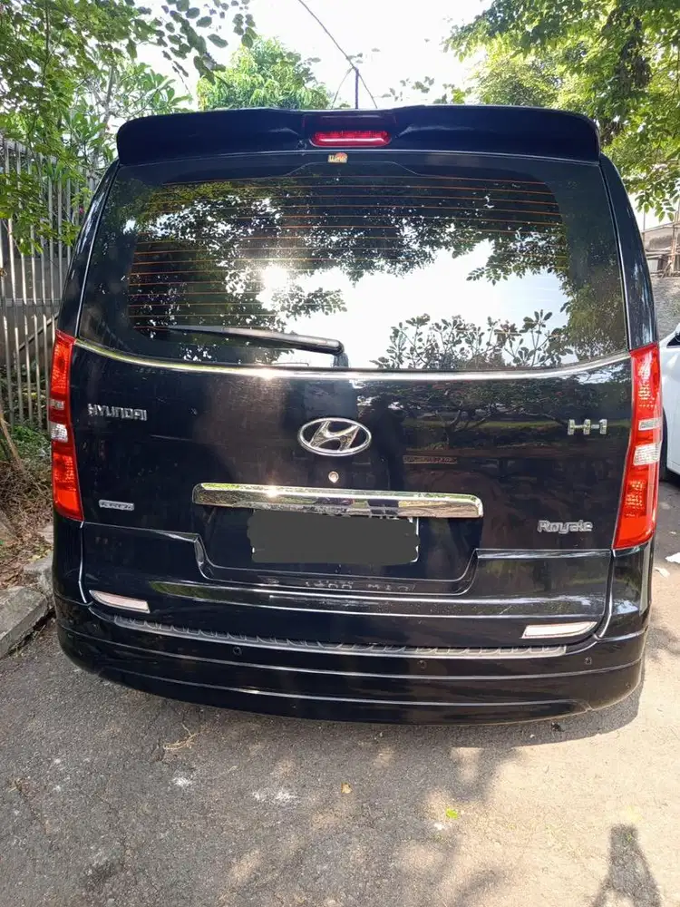 Dijual cepat mobil Hyundai H-1 Royale Solar