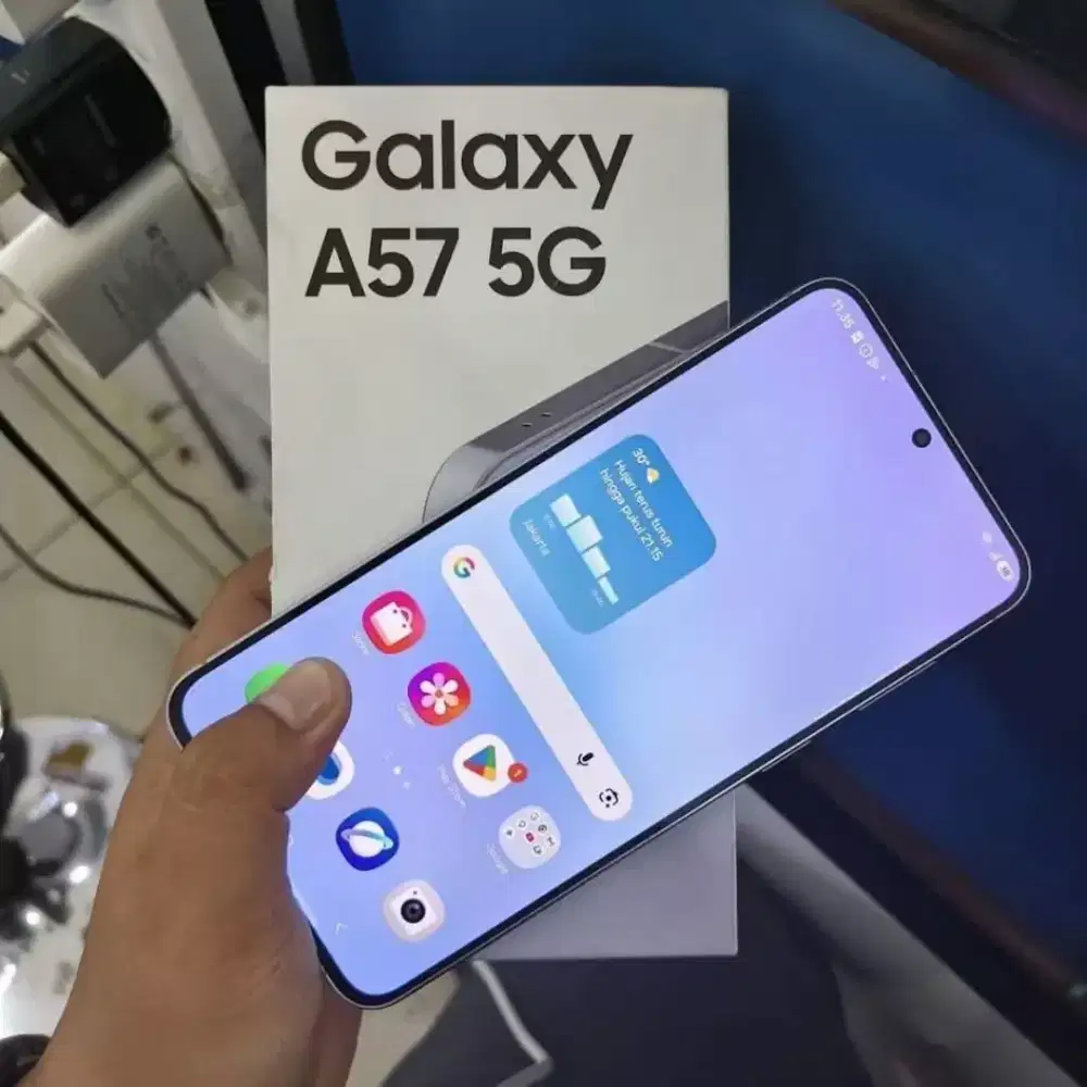Samsung A57 5G ram 8/256 gb like new