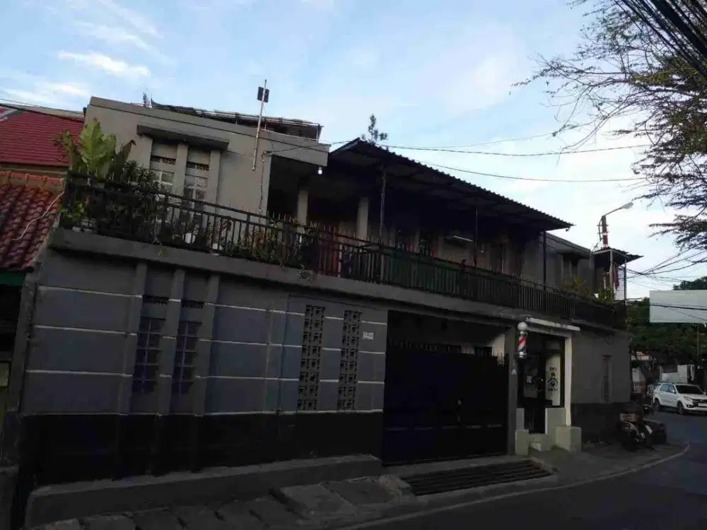 Rumah mainroad Antapani lama Cocok untuk usaha maupun tinggal