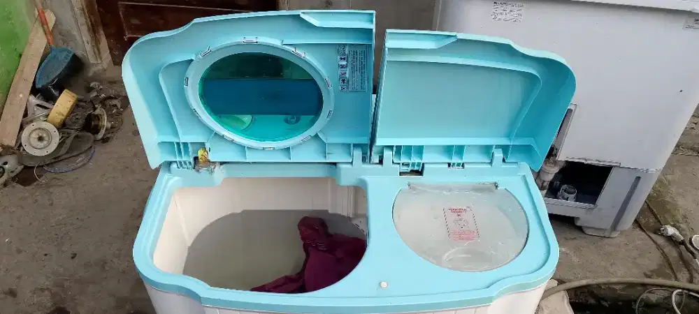 Mesin cuci polytron 7kg