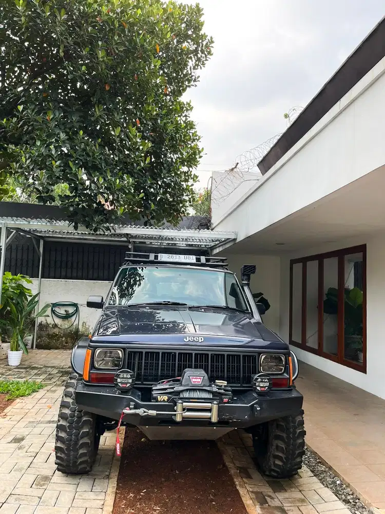 Jeep Cherokee XJ Limited 96 Black hitam jual LC Cherokee Cj 1995/1997