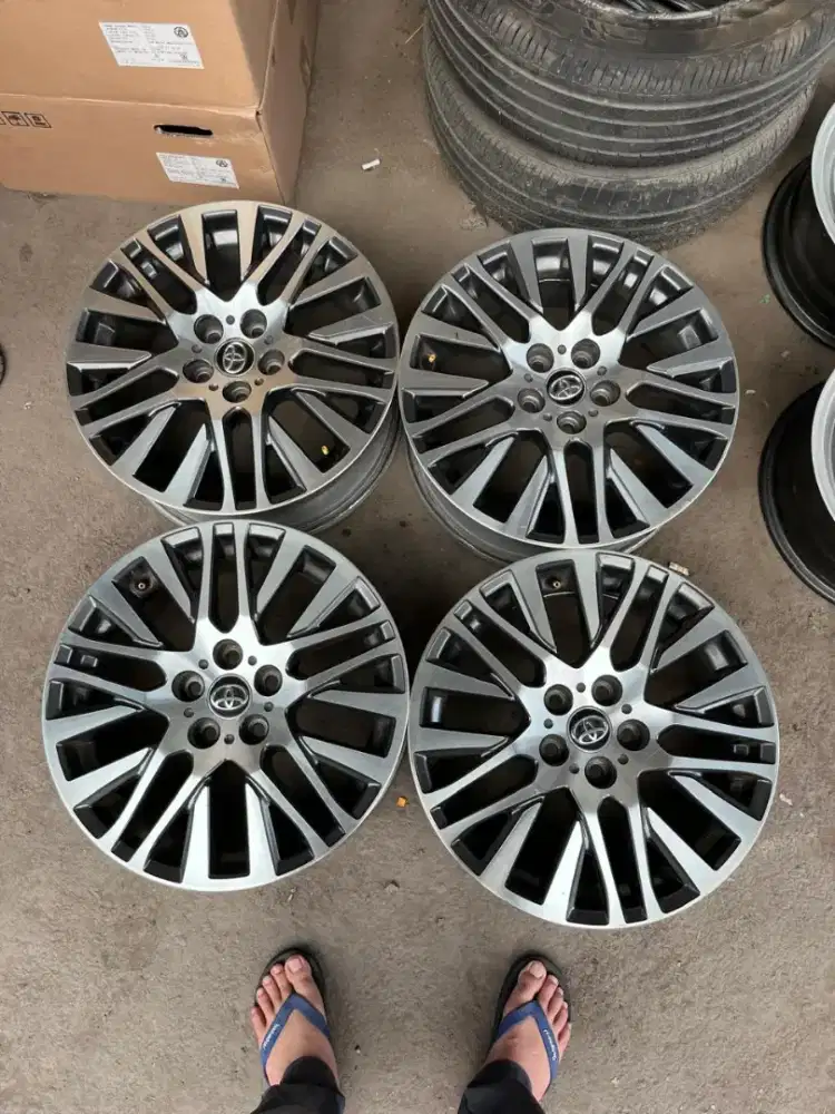 Velg original Toyota Vellfire ring 18 pcd 5x114,3 asli Toyota