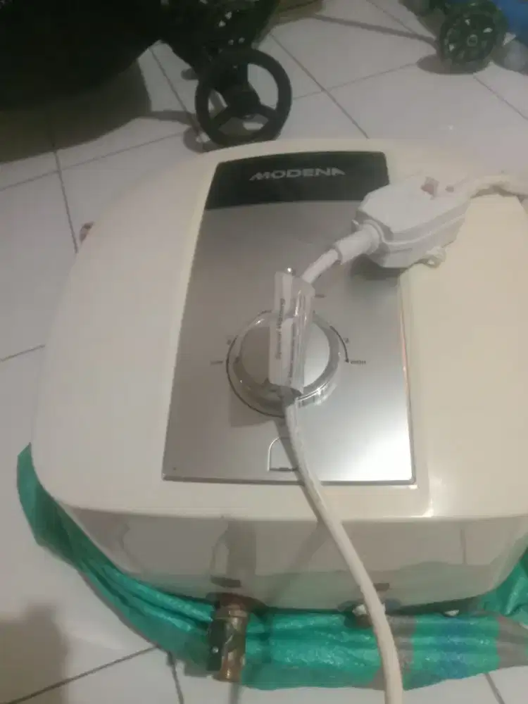 Jual water heater merk Modena kapasitas 10L
