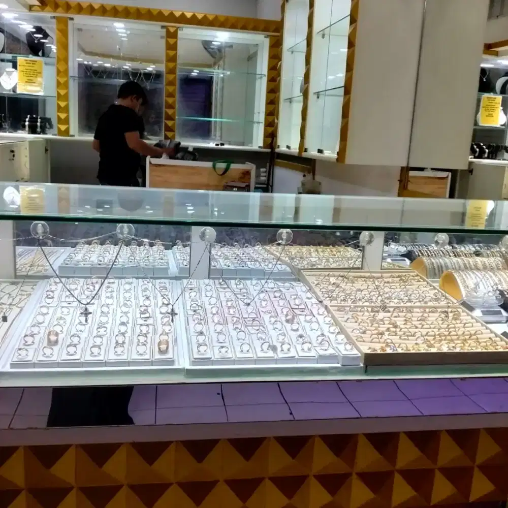 Terima emas & berlian batu mulia
