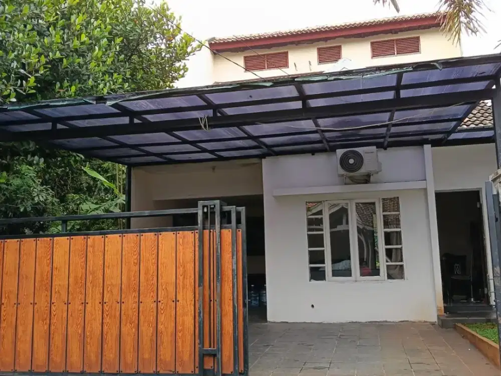 Halaman Lapang & Area Parkir Luas, Rumah 2 Lantai di Graha Bintaro DM-17805