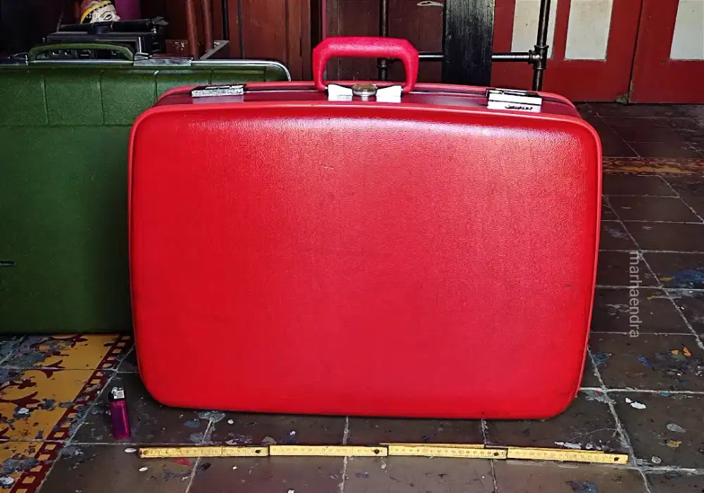 Koper warna merah vintage antik jadul retro kuno lawas