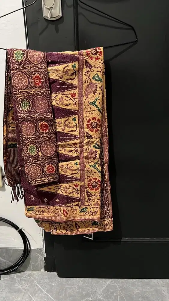 Kain batik utuh