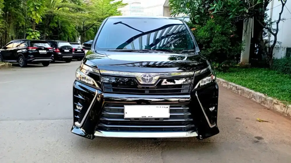 Toyota VOXY 2020