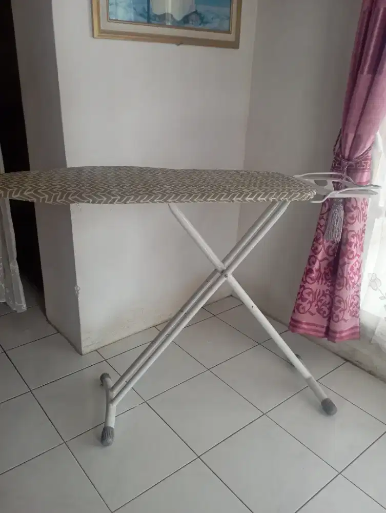 meja setrika tinggi