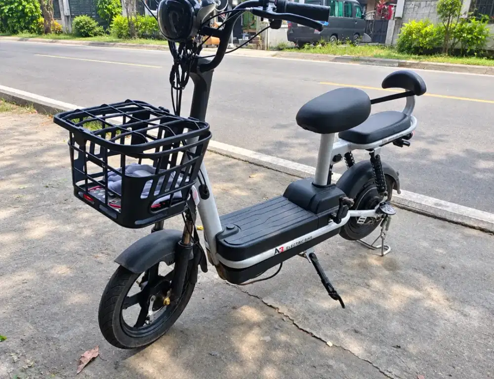 Sepeda listrik jarak tempuh 45km beban max 200kg