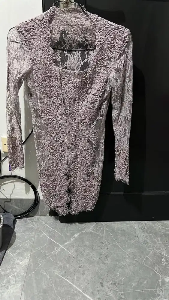 Kebaya modern bekas