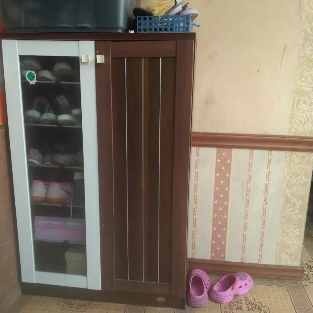 Jual lemari sepatu bekas
