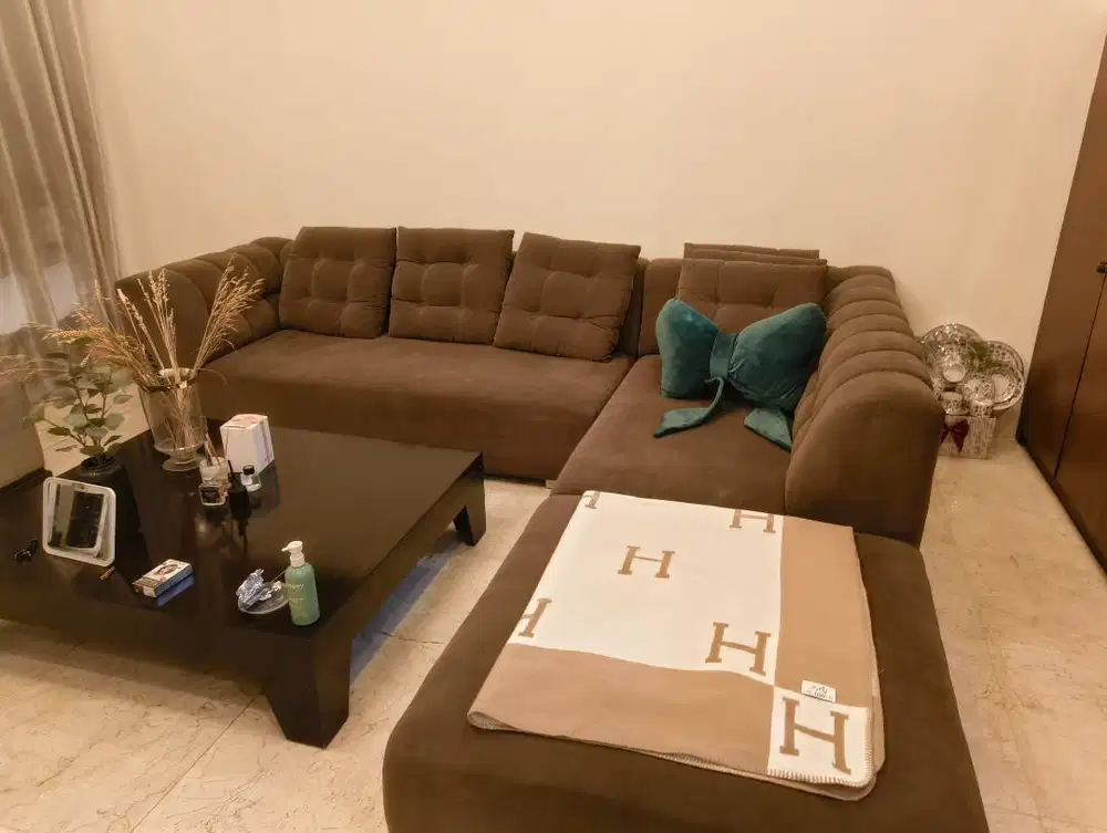 Borongan Furniture Rumah Mewah (Charis Home, Sofa L, Meja TV, Rak)