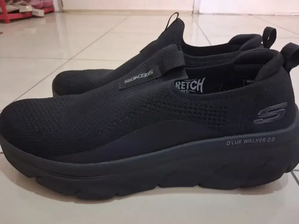 Sepatu skechers
