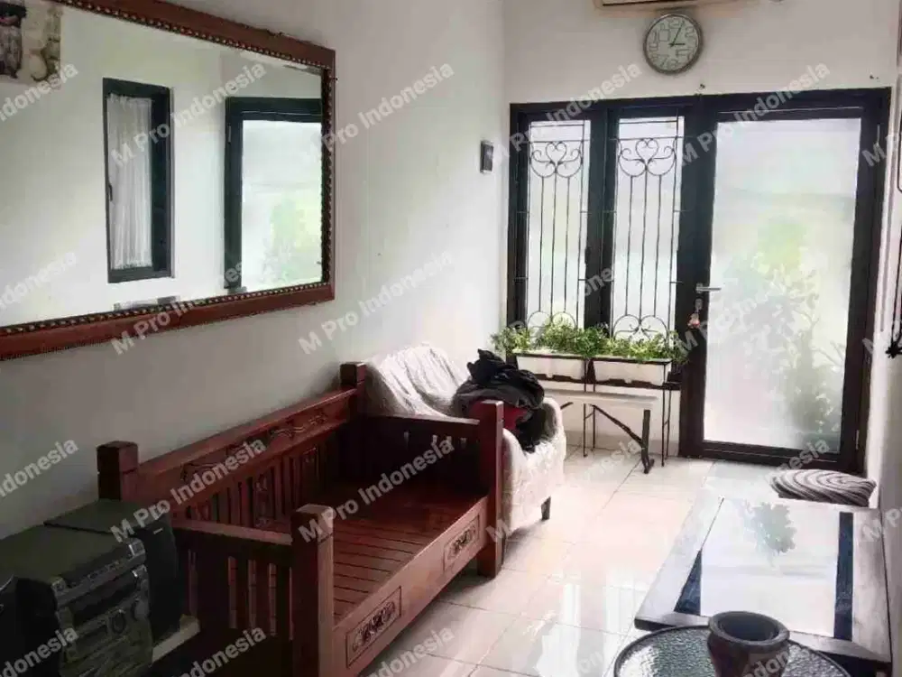 Harga Miring Rumah Sangat Siap Huni di Tebet, Jalan 2 mobil