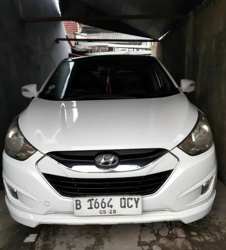 HYUNDAI TUCSON XG 2.0 AT PUTIH