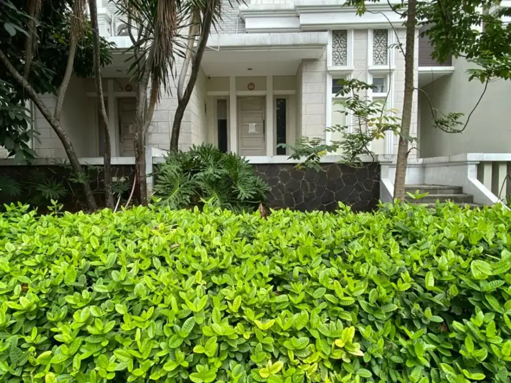 Dijual Rumah luas & furnished di Emerald Cove Gading Serpong