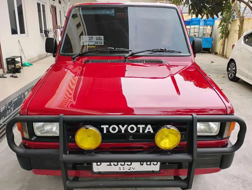 Toyota Kijang Super 5K KF50 5 Speed 1987 Merah
