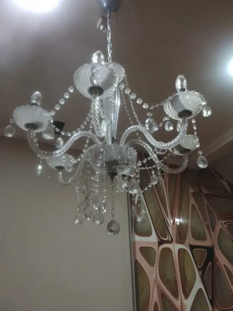 Lampu hias kristal