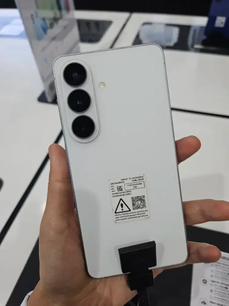 Samsung Galaxy S26 12/512 Garansi resmi sein 1 tahun
