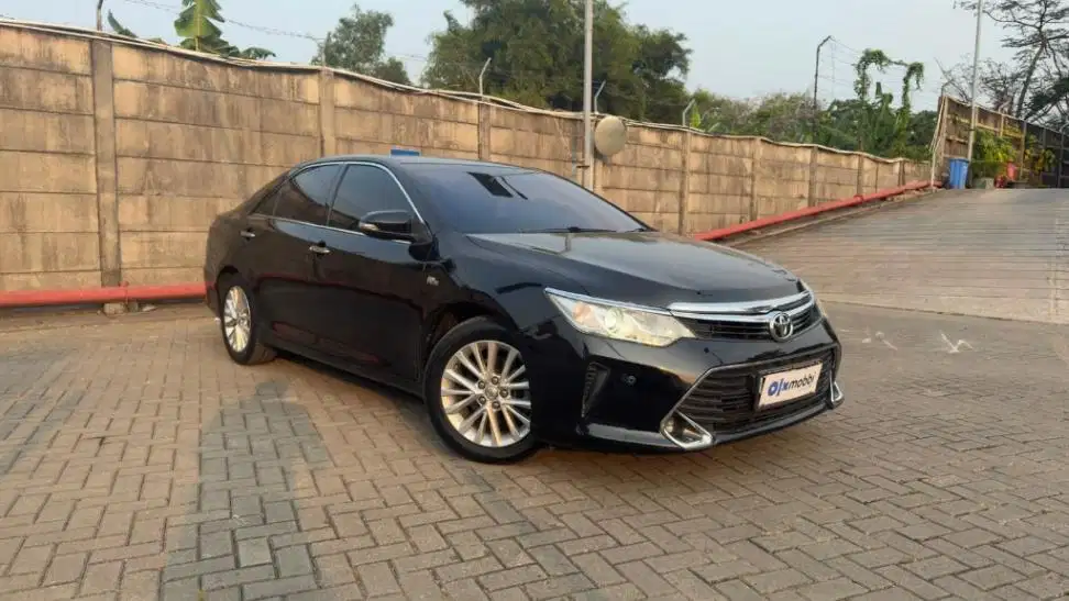 DP MURAH Toyota Camry 2.5 V Bensin-AT 2016  CPAHB