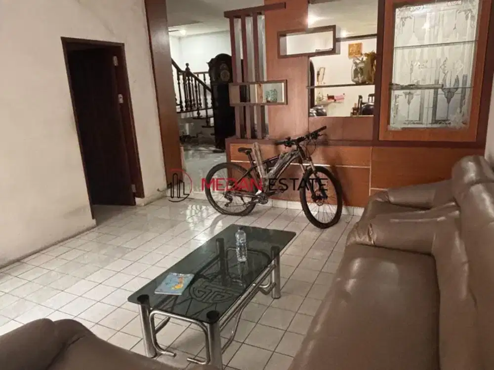 DI JUAL VILLA DI KOMPLEK JATI MAS JALANA DAMAR MEDAN!!