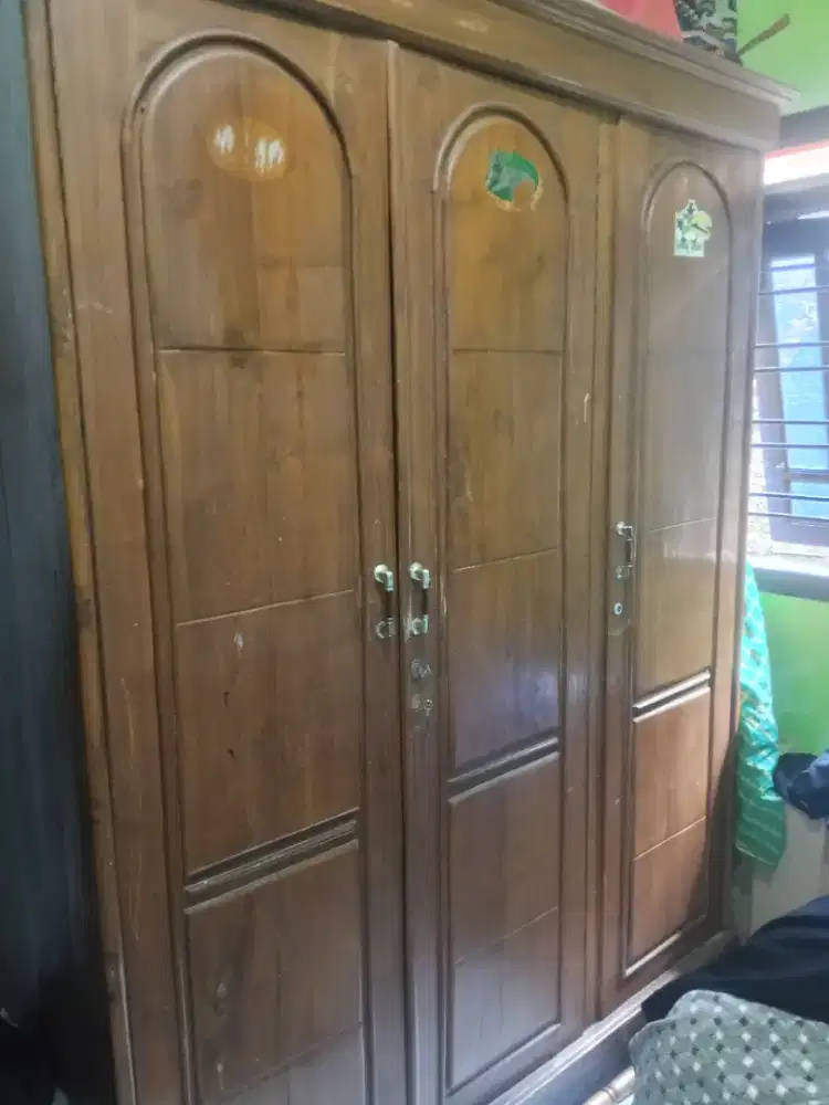 lemari kayu pintu 3