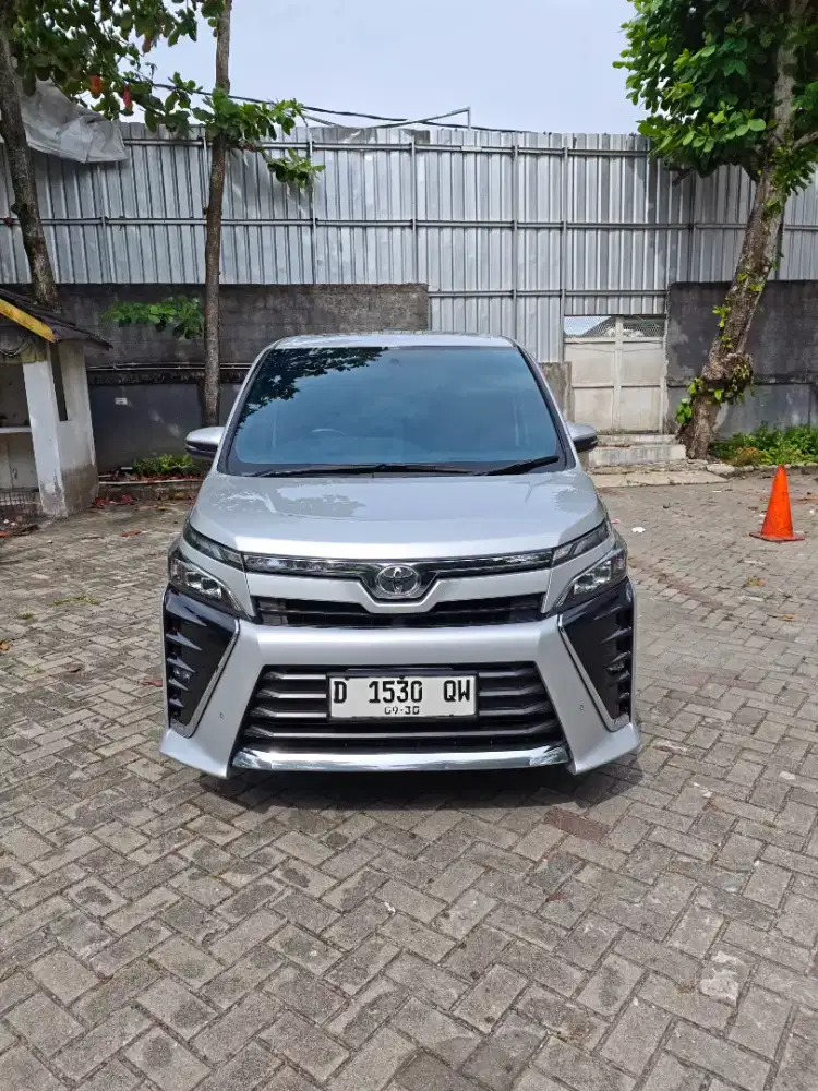 Voxy 2.0 Automatic th 2018