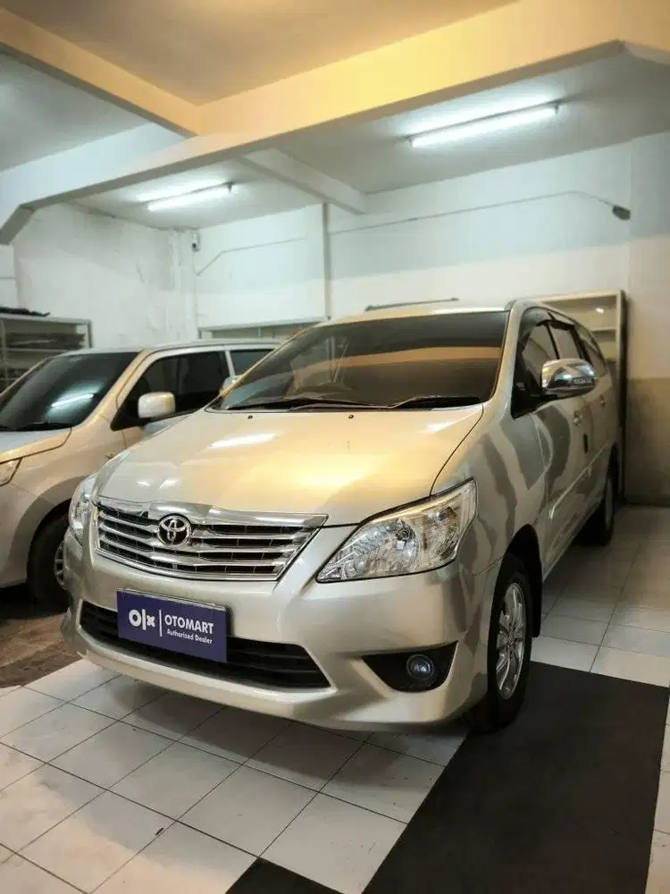 TOYOTA 2012 INNOVA E 2.0 AT SILVER OTOMART 286 KENJERAN