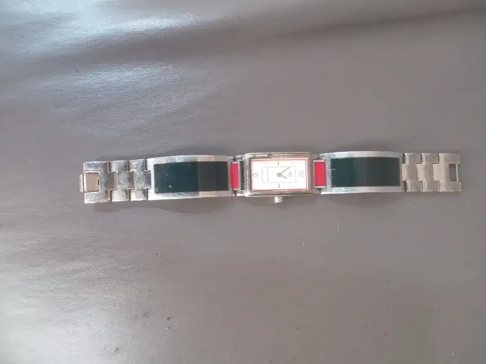 Jam Wanita Tommy Hilfiger PreLoved