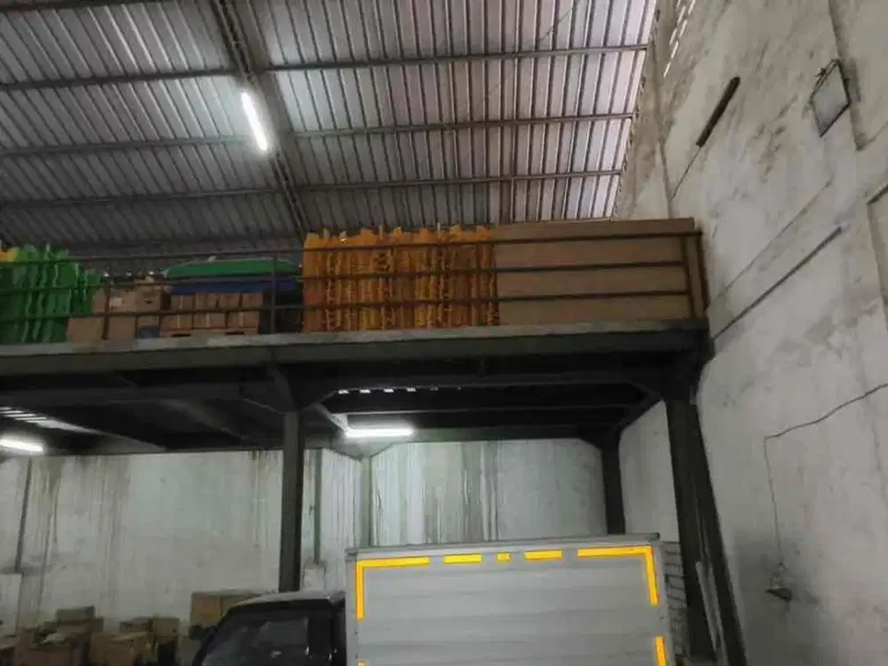 DIJUAL GUDANG HOEK KAWASAN PERGUDANGAN MIAMI, KAPUK | SHM | 2 Lantai | ±480 m² Bangunan | Akses Kontainer | Bebas Banjir