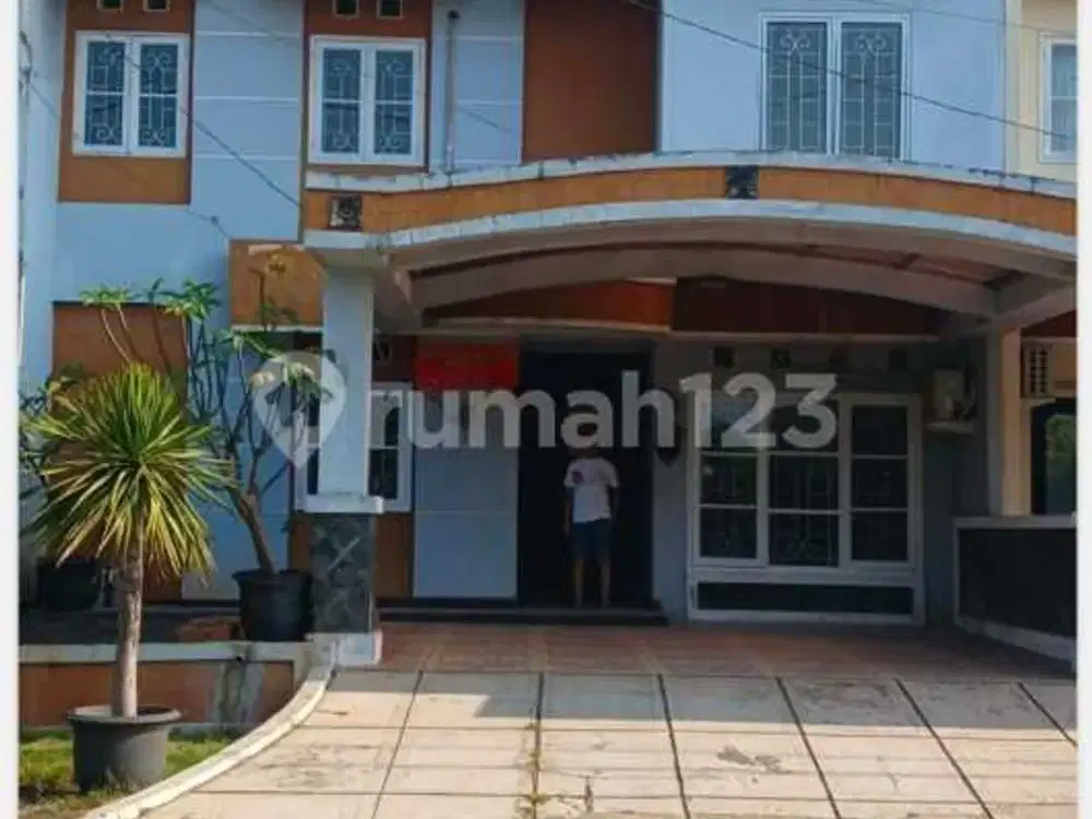 Rumah 2 Lantai SHM Siap Huni Bebas Banjir Hadap Timur di Komplek Perumahan Lippo Cikarang